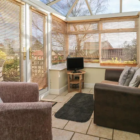 The Cottage, Holiday home *